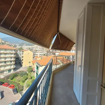 Attico Al Sole * سانريمو